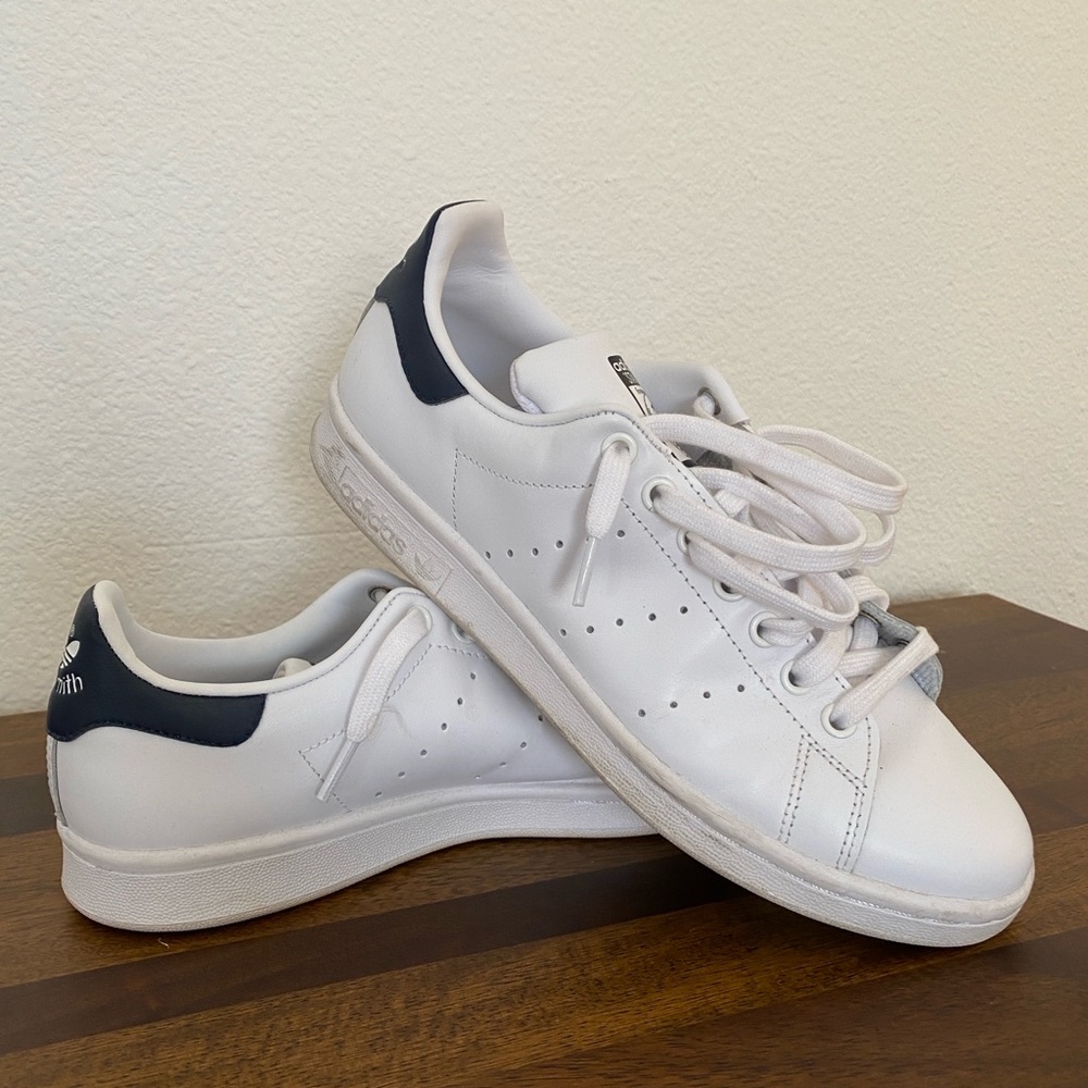 Adidas Stan Smith size 8.5 white and navy blue